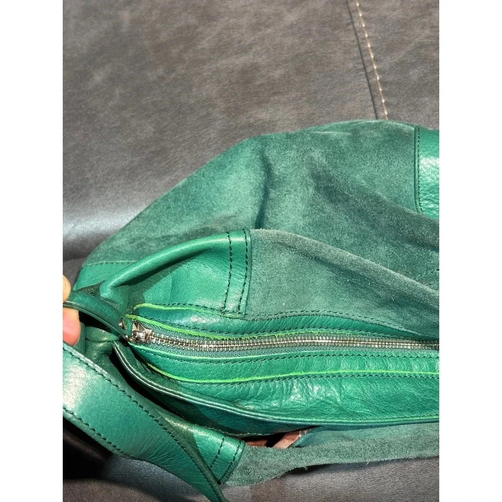 B. Makowsky Green Leather Suede Hobo Shoulder Bag Leopard Print Lining Gold Tone